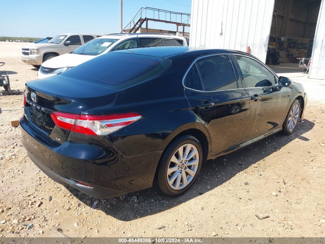 Toyota CAMRY LE 2018 4T1B11HK9JU601348 Image 4