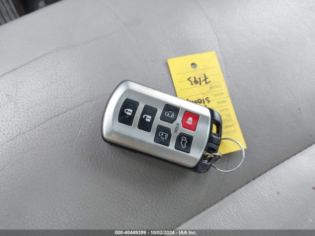 5TDYK3DC1FS687143 Toyota Sienna Xle Premium 8 Passenger