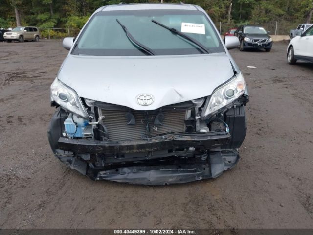 5TDYK3DC1FS687143 Toyota Sienna Xle Premium 8 Passenger