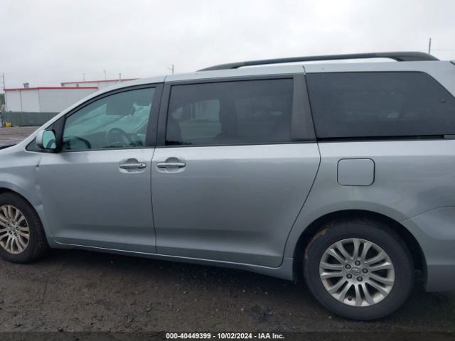 5TDYK3DC1FS687143 Toyota Sienna Xle Premium 8 Passenger