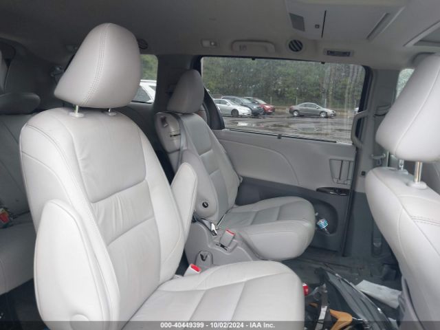 5TDYK3DC1FS687143 Toyota Sienna Xle Premium 8 Passenger