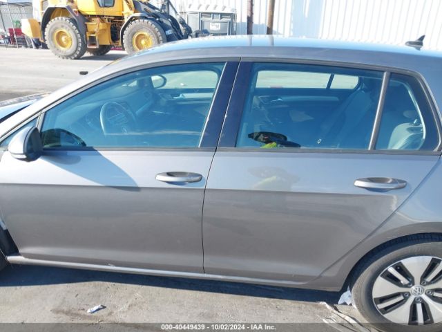 WVWKP7AU7GW915028 Volkswagen E-golf Se