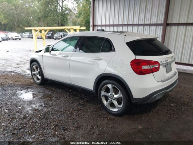 WDCTG4EB8KJ554663 Mercedes-Benz GLA 250