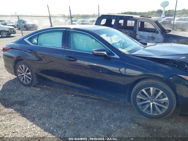 58ABZ1B16KU024524 Lexus Es 350 Signature