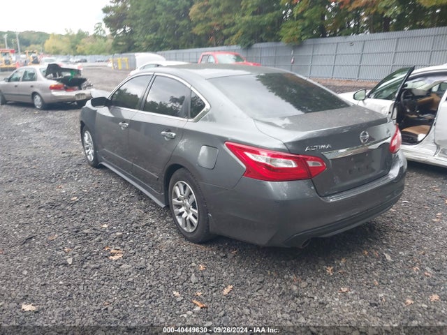 Nissan Altima 2.5 S 2017 1N4AL3AP7HC137042 Image 3