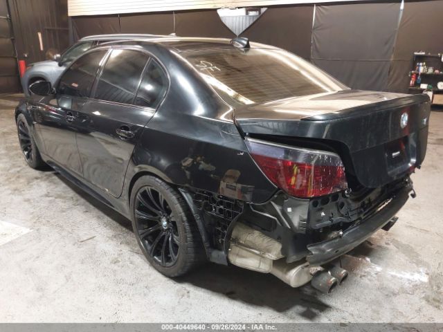 2007 BMW M5 WBSNB93557CX07057 Photo 2