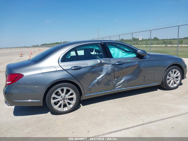 Mercedes-Benz E 300 2019 WDDZF4JB1KA488181 Image 13
