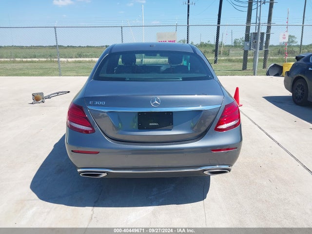 Mercedes-Benz E 300 2019 WDDZF4JB1KA488181 Image 16