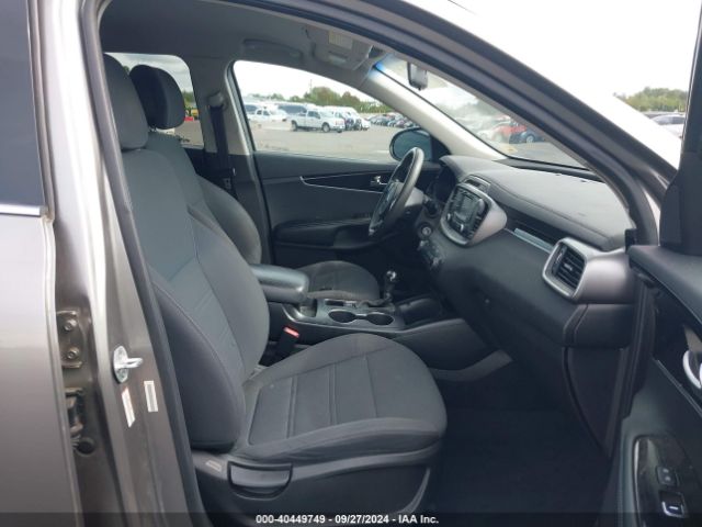 5XYPGDA50GG025481 KIA Sorento 3.3l Lx