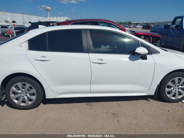 Toyota COROLLA LE 2022 JTDEPMAE9N3007229 Image 14
