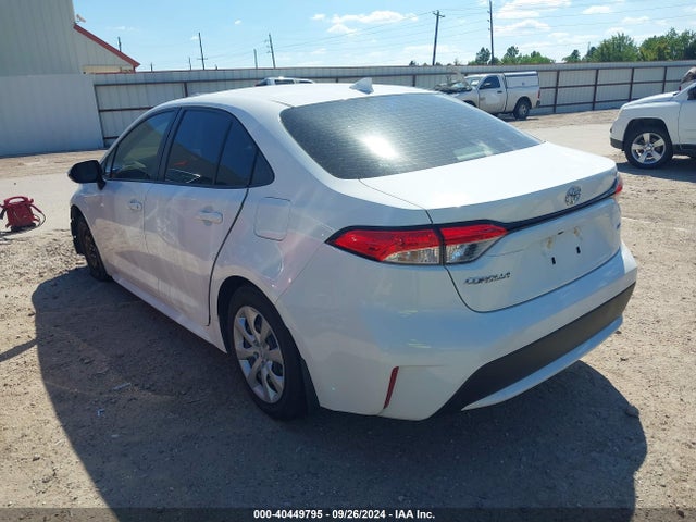 Toyota COROLLA LE 2022 JTDEPMAE9N3007229 Image 3