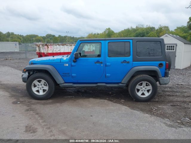1C4BJWDG8GL305187 Jeep Wrangler Unlimited Sport