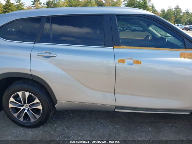 5TDKDRBH4RS531832 Toyota Highlander Xle