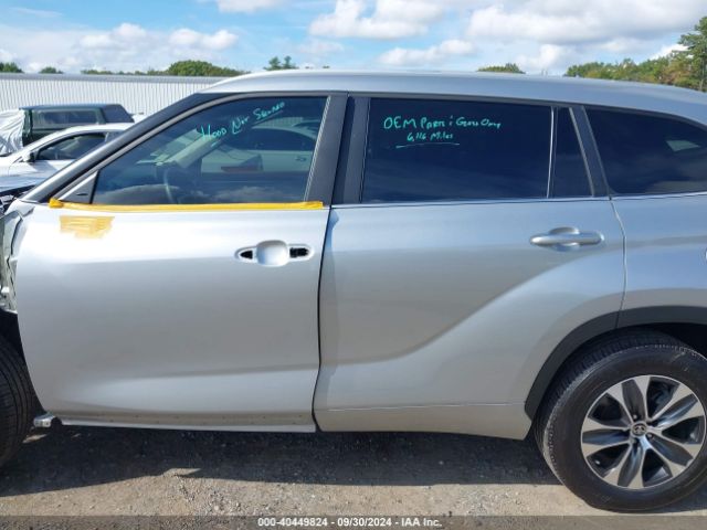 5TDKDRBH4RS531832 Toyota Highlander Xle