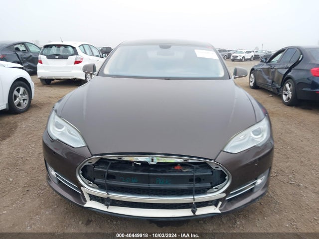 Tesla Model S P85 2014 5YJSA1H17EFP52666 Image 13