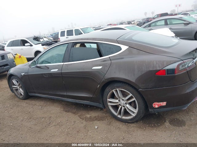 Tesla Model S P85 2014 5YJSA1H17EFP52666 Image 15