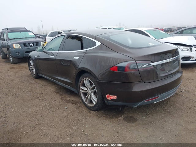 2014 TESLA MODEL S 5YJSA1H17EFP52666 Photo 2