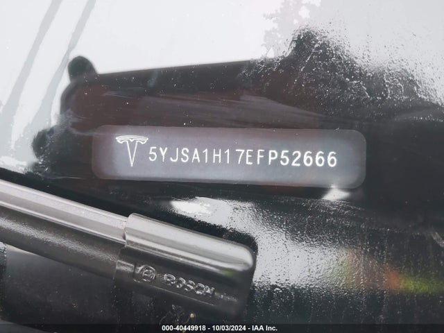 2014 TESLA MODEL S 5YJSA1H17EFP52666 Photo 8