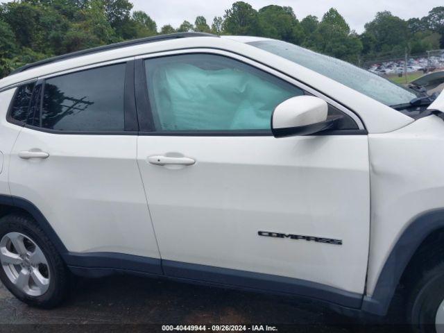 3C4NJDBB8KT601882 Jeep Compass Latitude 4x4