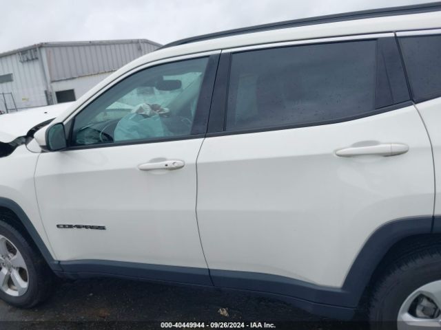 3C4NJDBB8KT601882 Jeep Compass Latitude 4x4