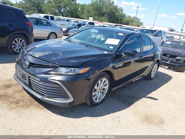 Toyota CAMRY LE 2022 4T1C11AK8NU645975 Image 2