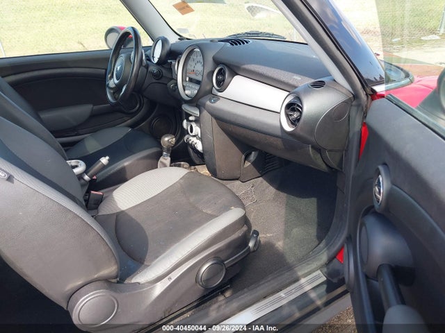 2009 MINI COOPER CLUBMAN WMWML33549TX33887 Photo 4