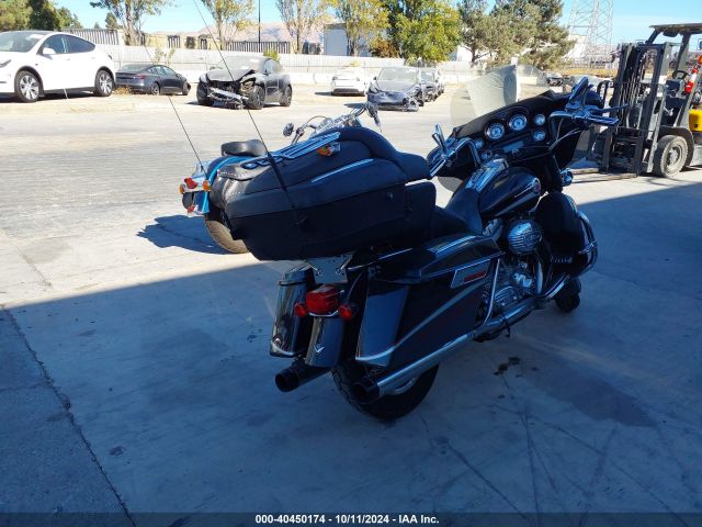 2006 HARLEY-DAVIDSON FLHTCUSE 1HD1PRE326Y952644 Photo 3