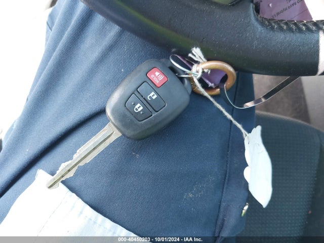 Toyota Rav4 Xle 2017 JTMWFREV7HJ117260 Image 11