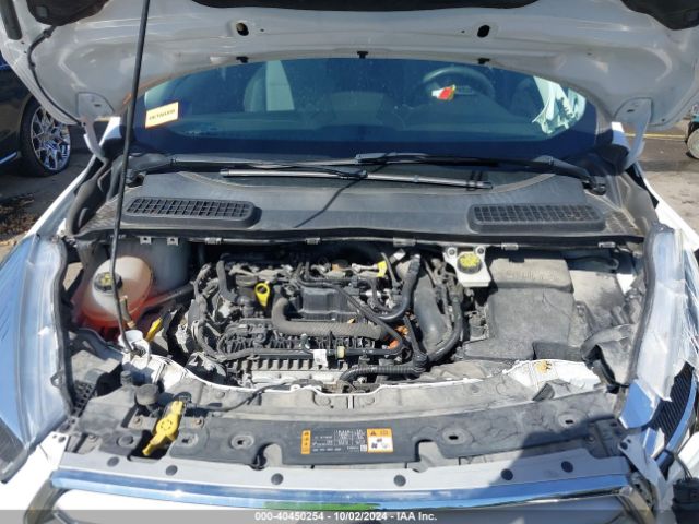 1FMCU0GD5KUB58559 Ford ESCAPE SE