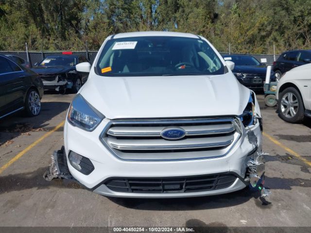 1FMCU0GD5KUB58559 Ford ESCAPE SE