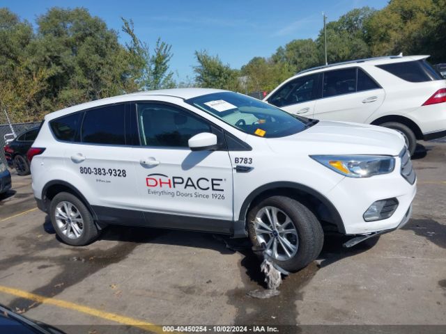 1FMCU0GD5KUB58559 Ford ESCAPE SE