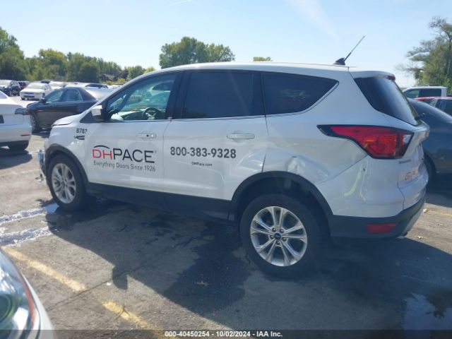 1FMCU0GD5KUB58559 Ford ESCAPE SE
