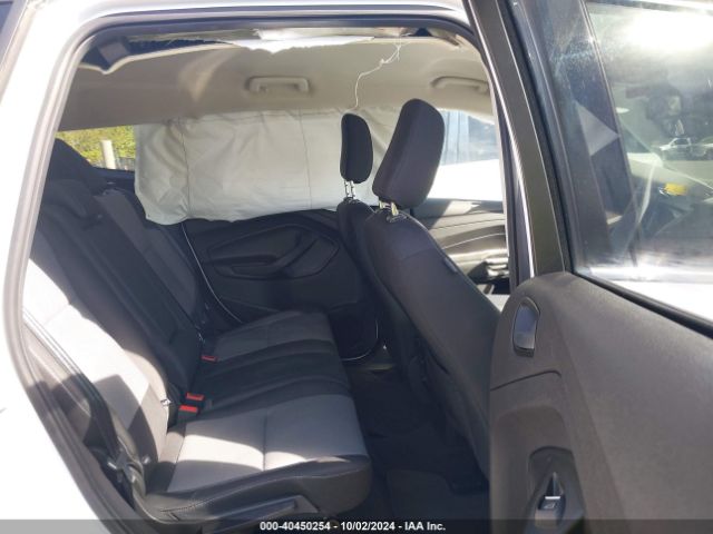 1FMCU0GD5KUB58559 Ford ESCAPE SE