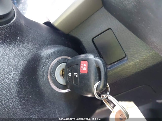 Toyota RAV4 LE 2018 2T3ZFREV5JW451999 Image 11