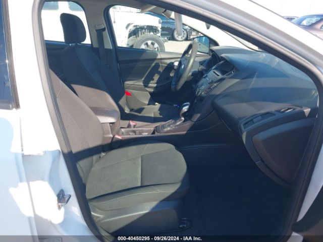 1FADP3F28GL284063 Ford FOCUS SE