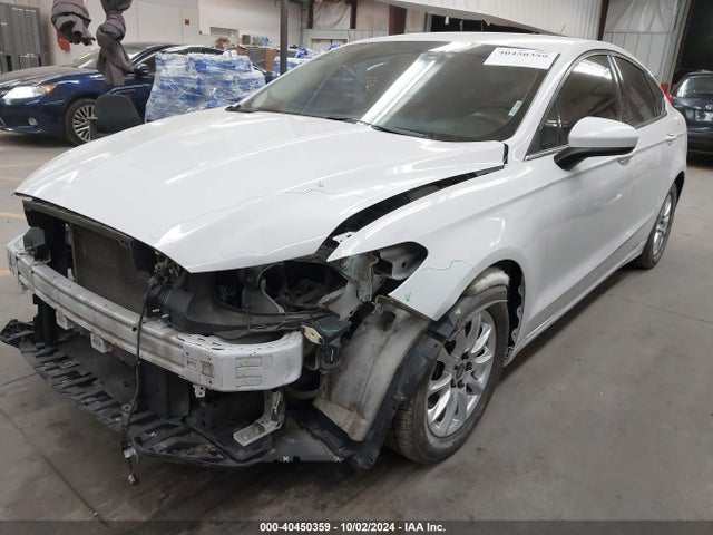 Ford FUSION S 2017 3FA6P0G76HR180305 Image 2