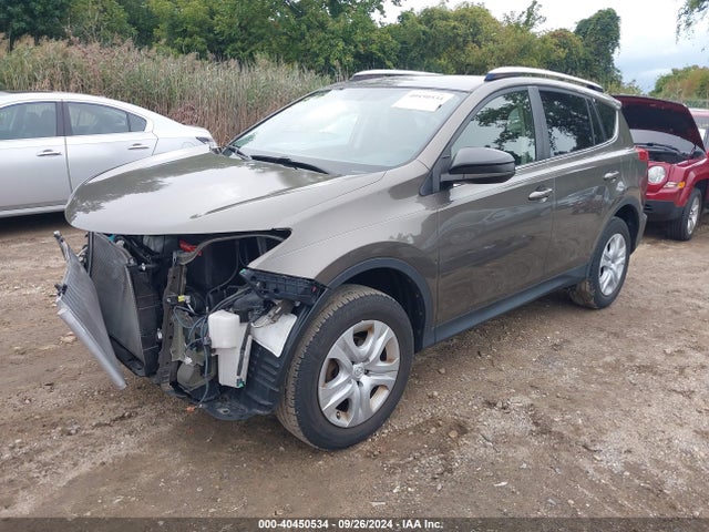 Toyota RAV4 LE 2015 JTMBFREV6FD142273 Image 2