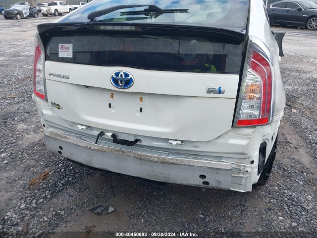 Toyota Prius Three 2015 JTDKN3DUXF0396536 Image 14