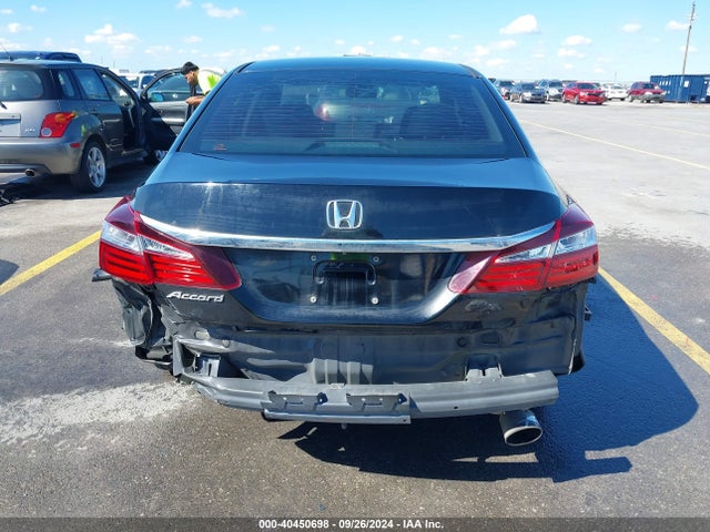 Honda ACCORD LX 2017 1HGCR2F32HA142356 Image 17