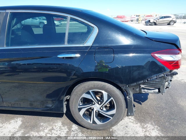 Honda ACCORD LX 2017 1HGCR2F32HA142356 Image 19