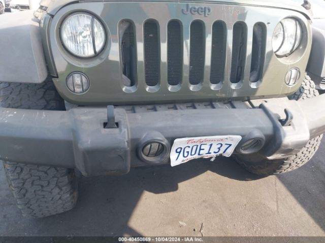 1C4BJWDG3FL761922 Jeep Wrangler Unlimited Sport