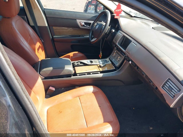 2010 JAGUAR XF SAJWA0HE0AMR68893 Photo 4