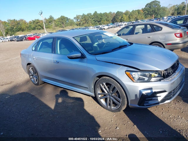 1VWAT7A38GC045318 Volkswagen Passat 1.8t R-line