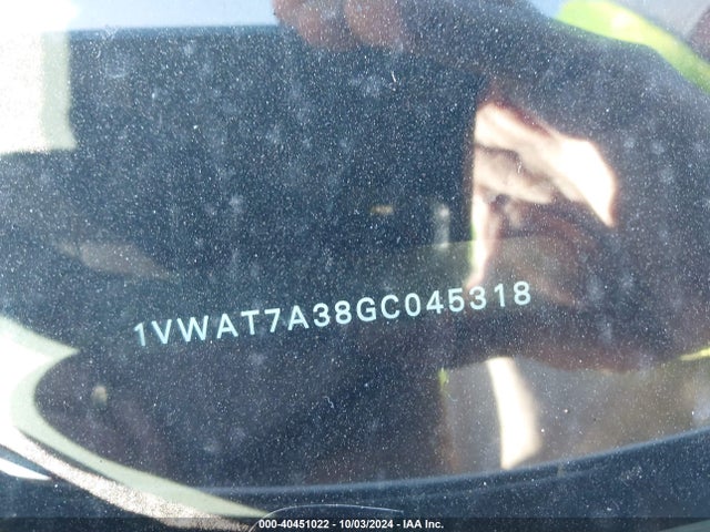1VWAT7A38GC045318 Volkswagen Passat 1.8t R-line