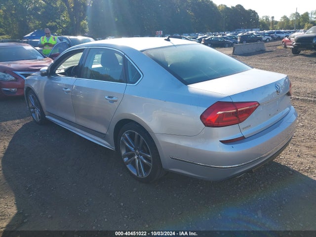 1VWAT7A38GC045318 Volkswagen Passat 1.8t R-line