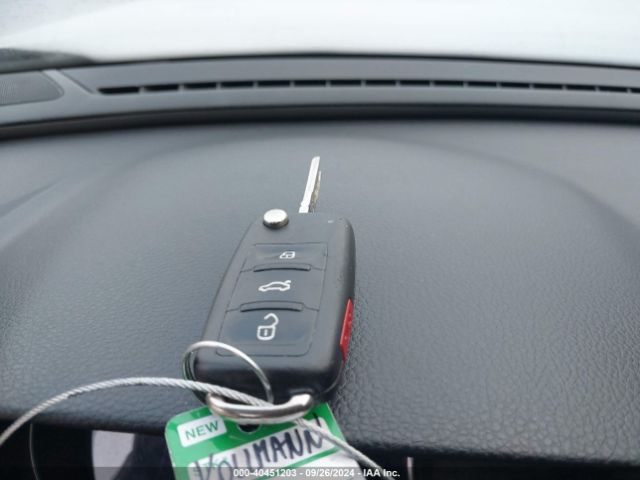 1VWAT7A36GC043230 Volkswagen Passat 1.8t S