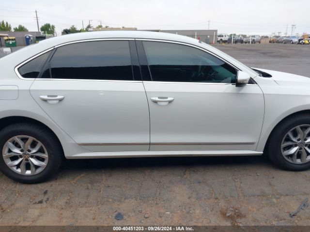1VWAT7A36GC043230 Volkswagen Passat 1.8t S