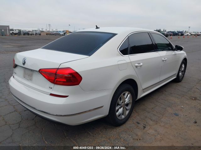 1VWAT7A36GC043230 Volkswagen Passat 1.8t S