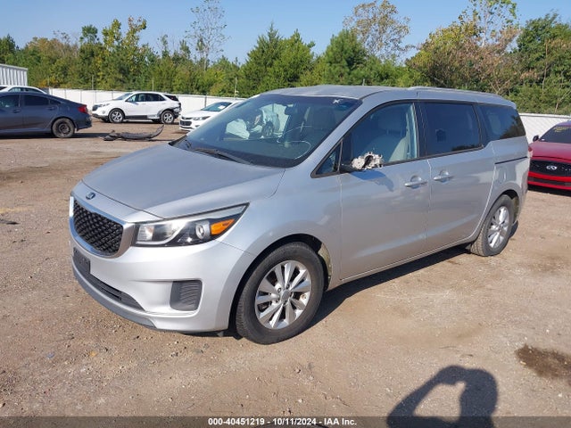 KIA SEDONA LX 2015 KNDMB5C15F6071729 Image 2