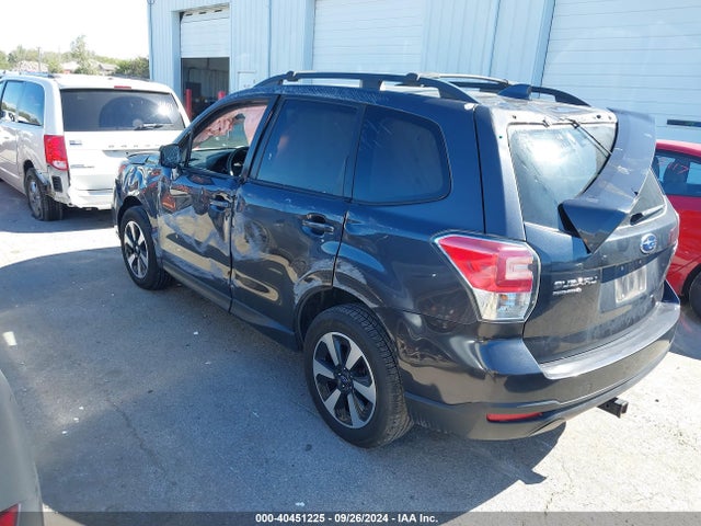 Subaru Forester 2.5i Premium 2017 JF2SJAECXHH809731 Image 3